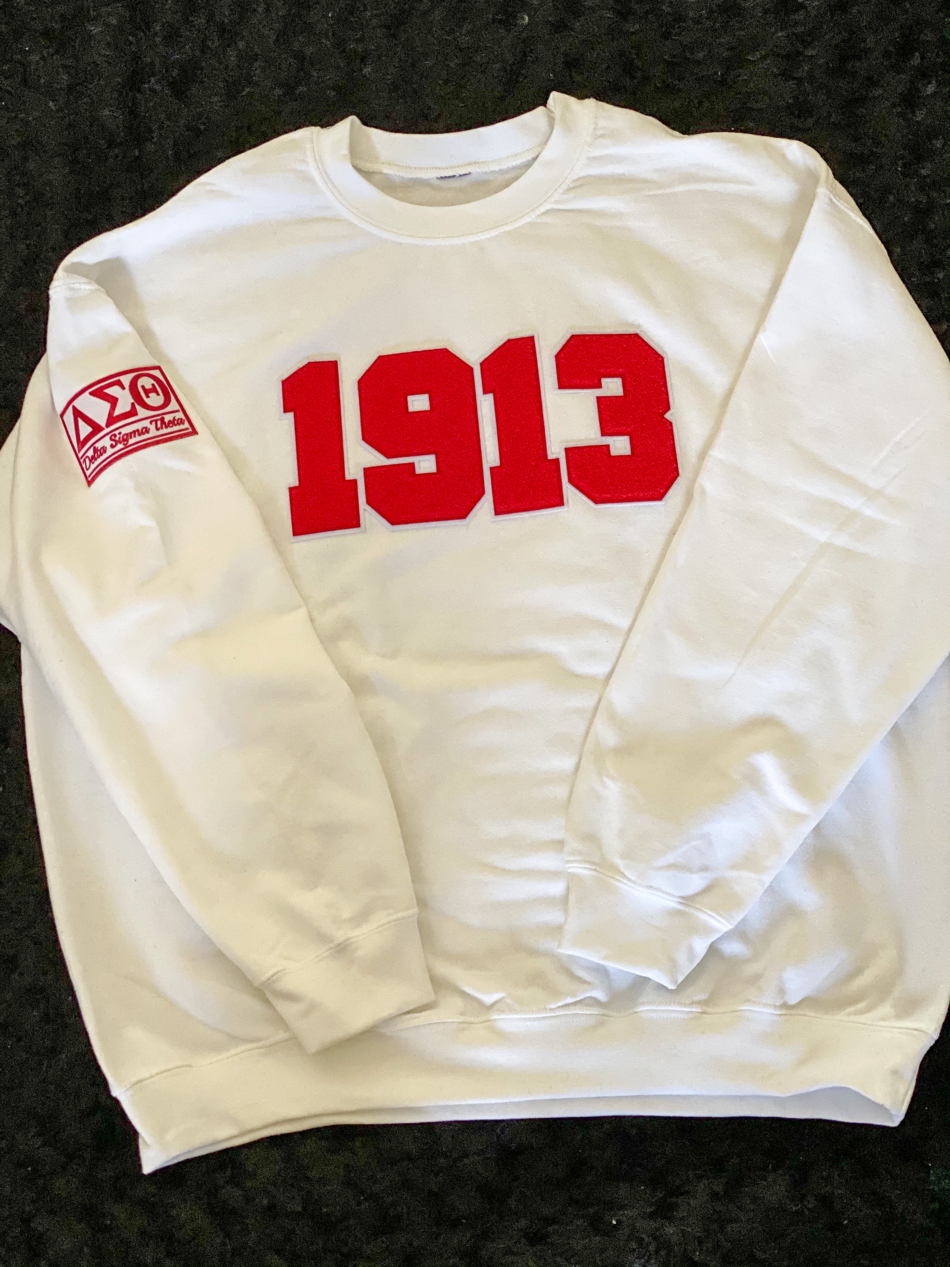 DST SWEATSHIRT with DELTA chenille patch